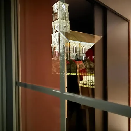 Le Du Centre, Parking Avec Recharge Pour Vehicule Electrique * Avrecourt