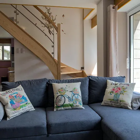 Le Du Centre, Parking Avec Recharge Pour Vehicule Electrique 아파트 Avrecourt